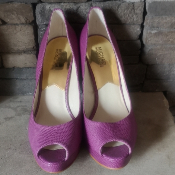 Michael Kors - Python Purple Pumps - Picture 3 of 7
